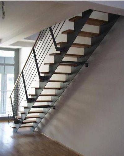 Металличиская лестница в вашем доме