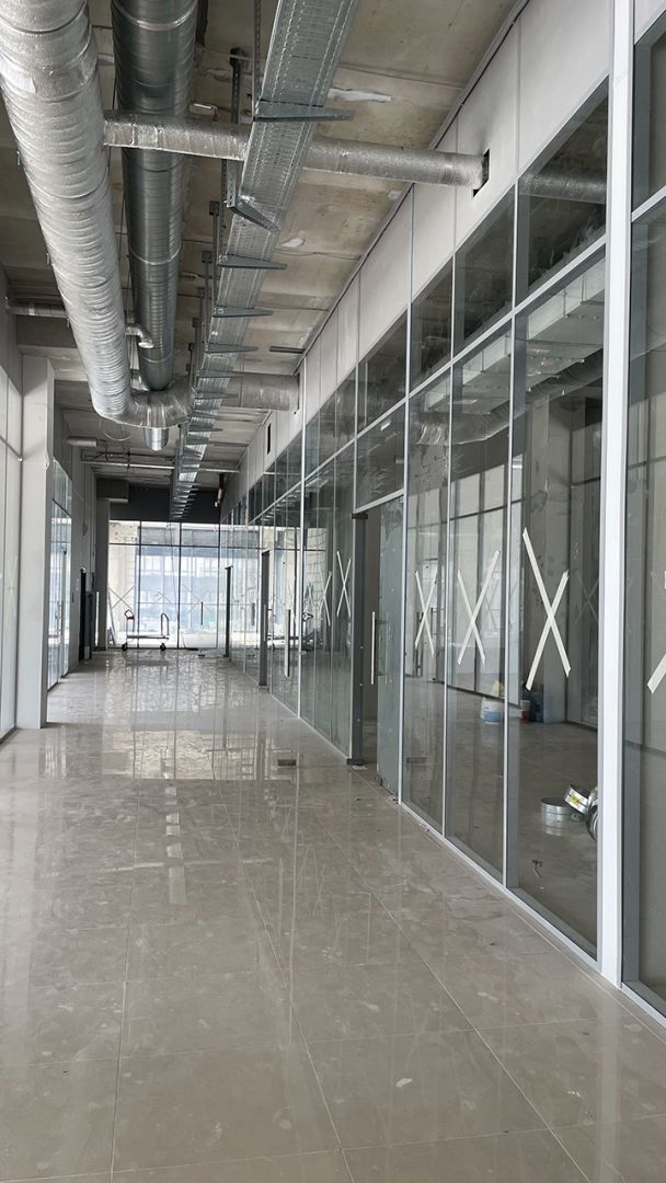 Прозрачные офисные стены