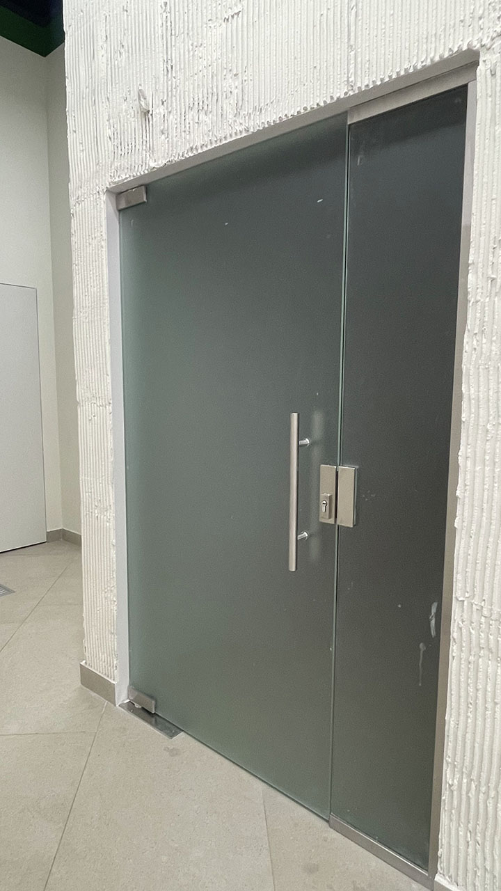 Дверь и перегородка матовая