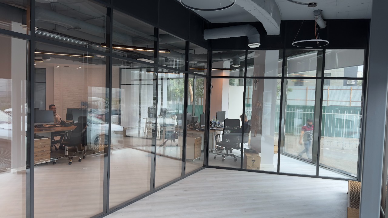 Офисные алюминиевые перегородки