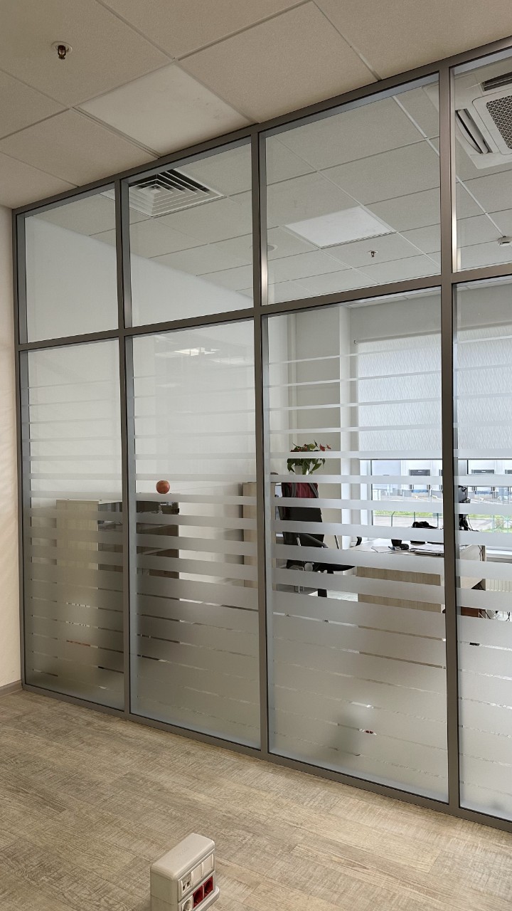 Стационарные перегородки с плёнкой