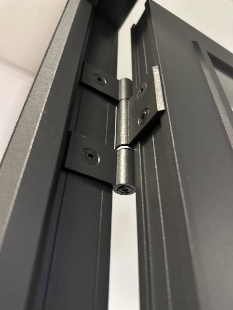 Петля из анодированного профиля