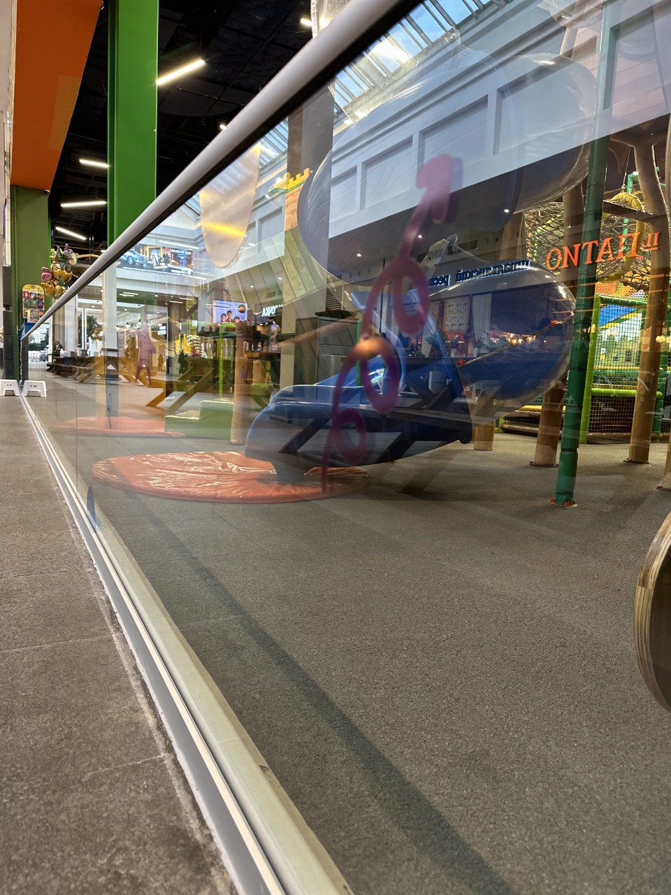 Стеклянные ограждения для кафе