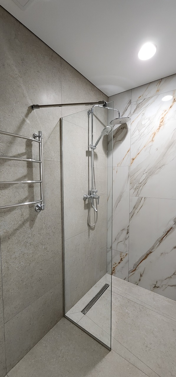 Душевая перегородка для ванной комнаты