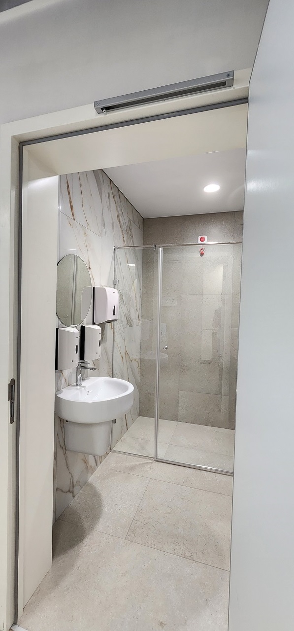 Душевые стеклянные перегородки цена