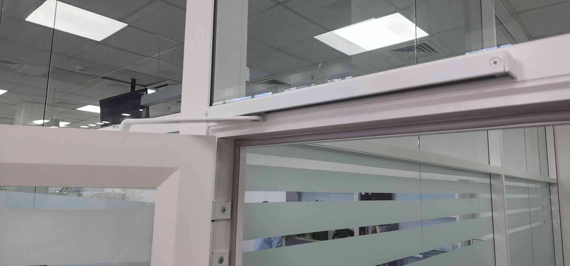 доводчик двери