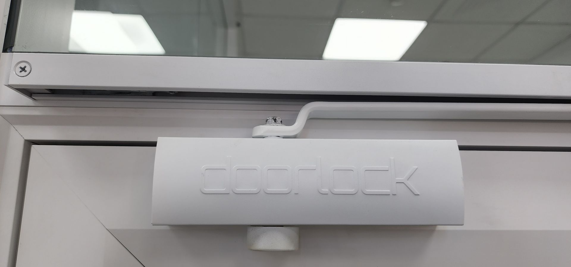 доводчик входной двери