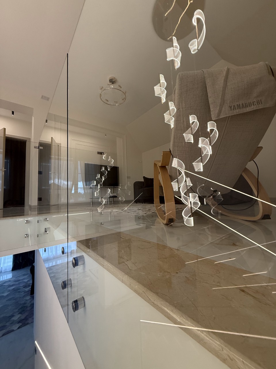 Стеклянное ограждение лестниц и балюстрад