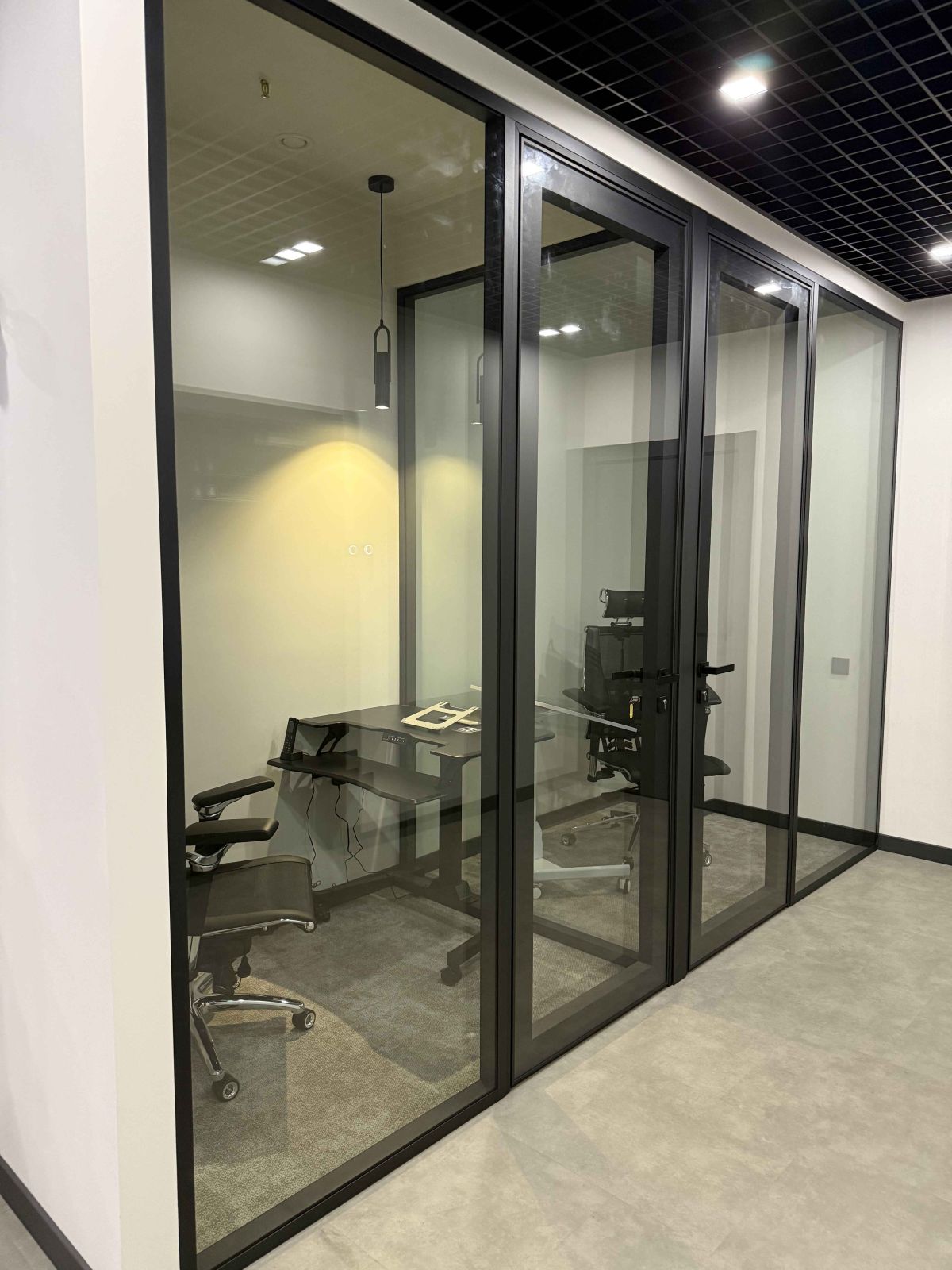 Цельностеклянные перегородки