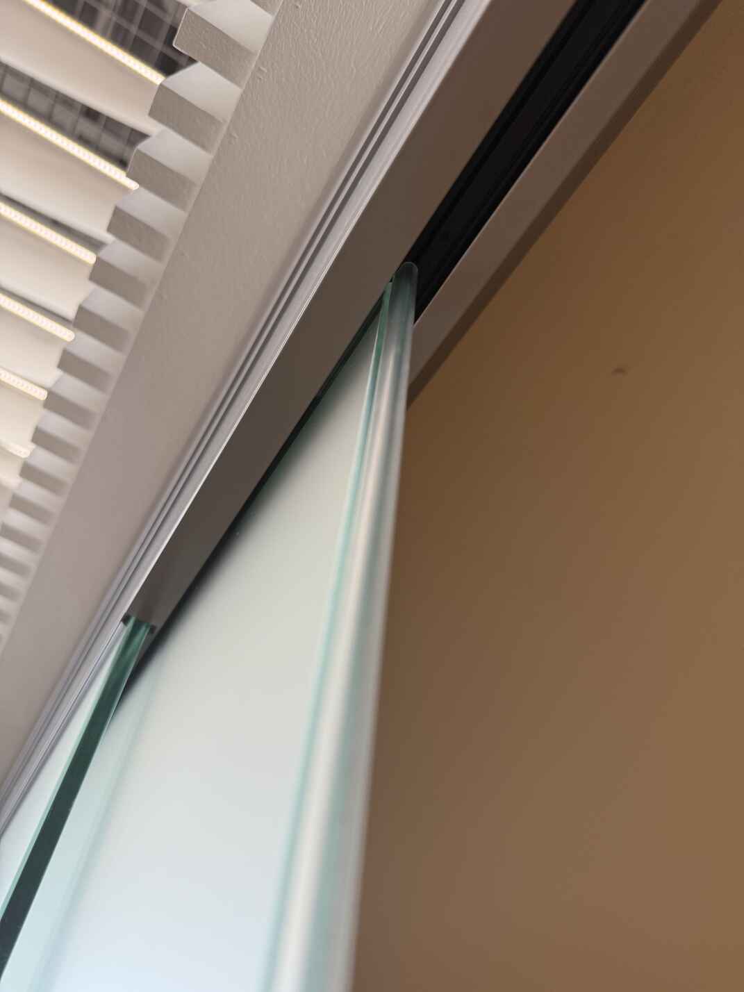 Анодированный алюминиевый трек