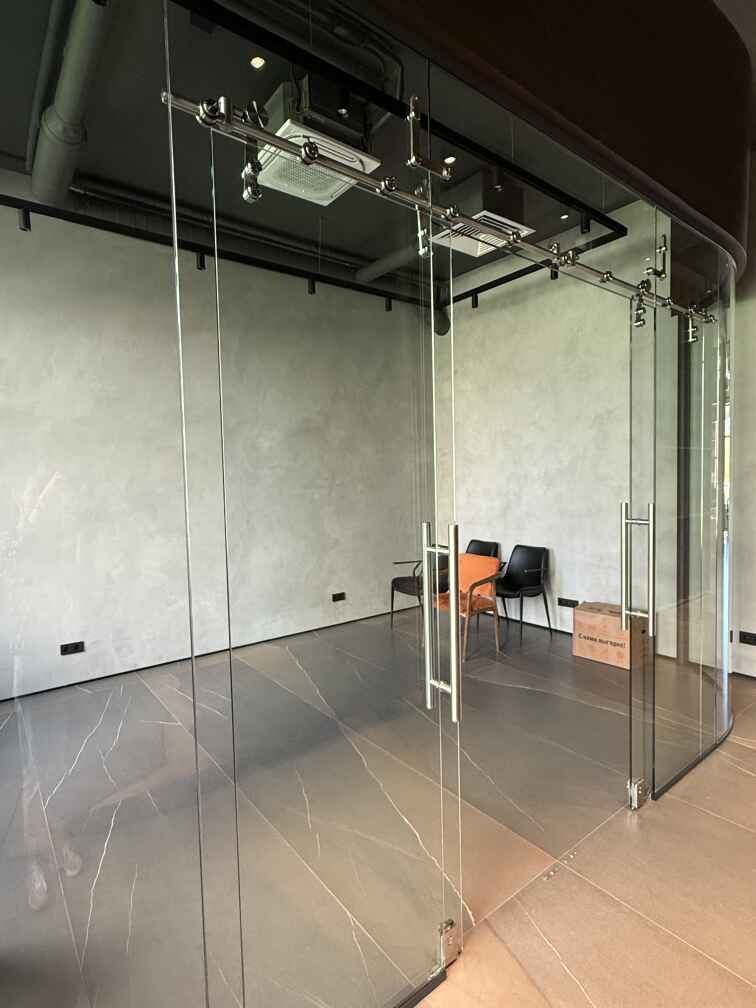 Раздвижные стеклянные двери