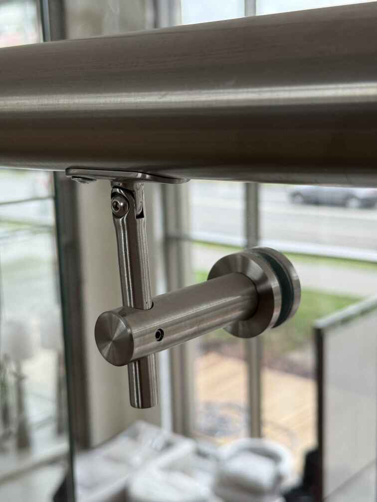 Крепление перил