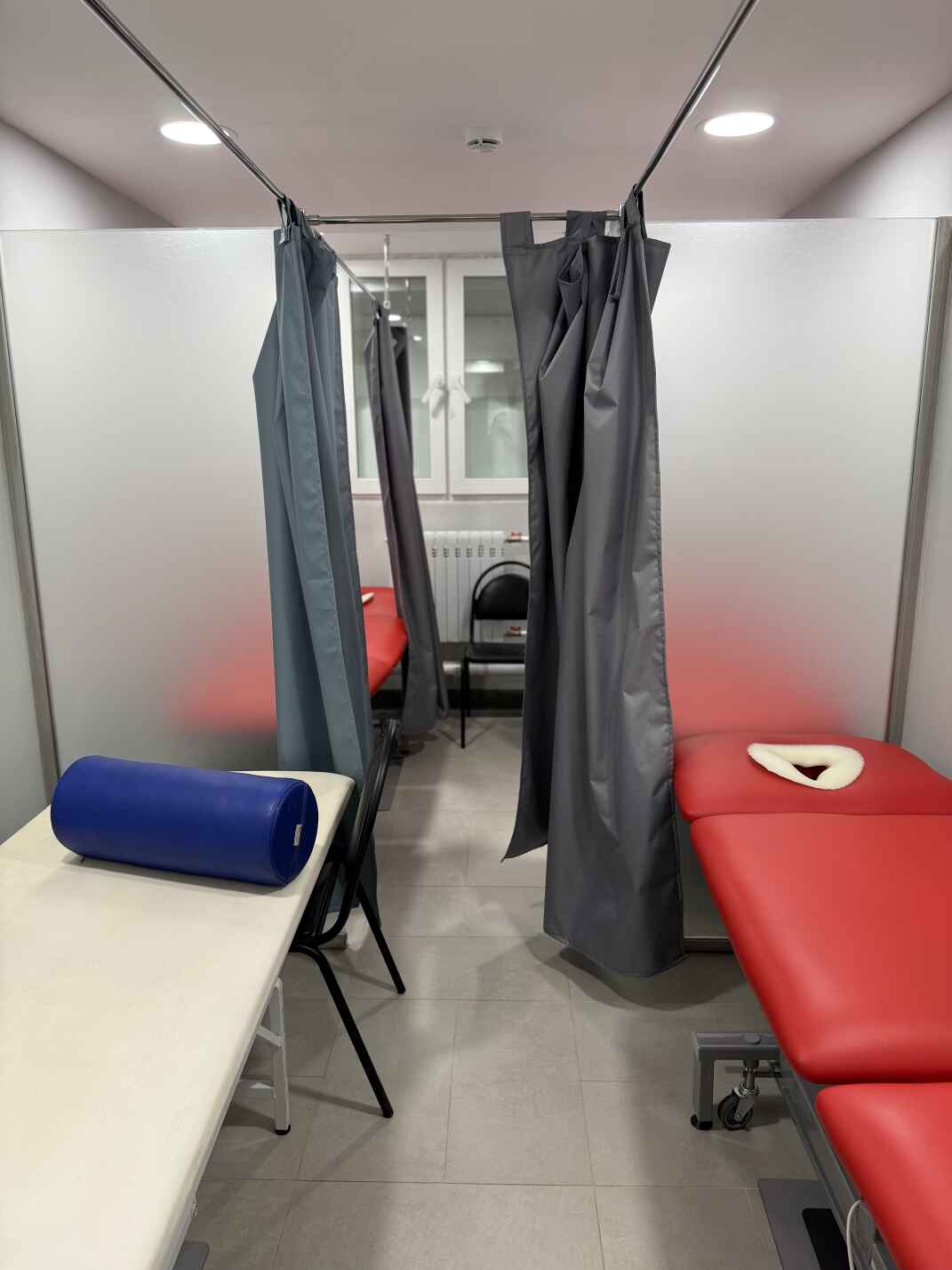 Стеклянные перегородки для отделения физической терапии клиники Минздрава РФ