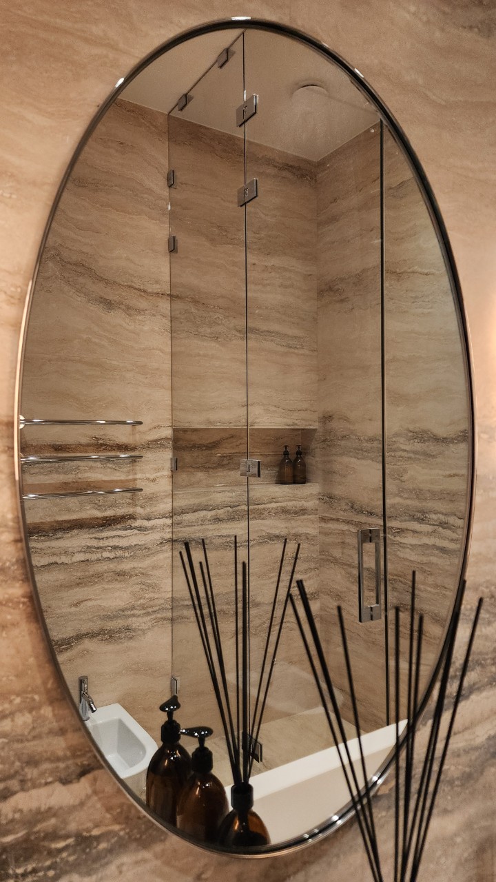 Душевая стеклянная перегородка для ванной комнаты