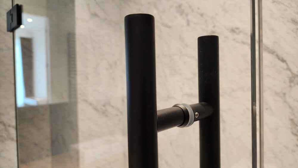 Ручка душевой двери