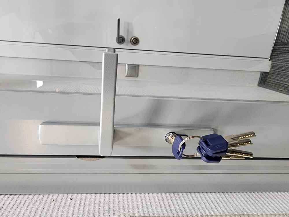 Ручка двери с замком