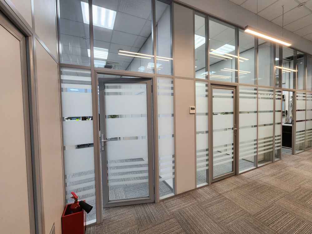 Каркасные перегородки и двери