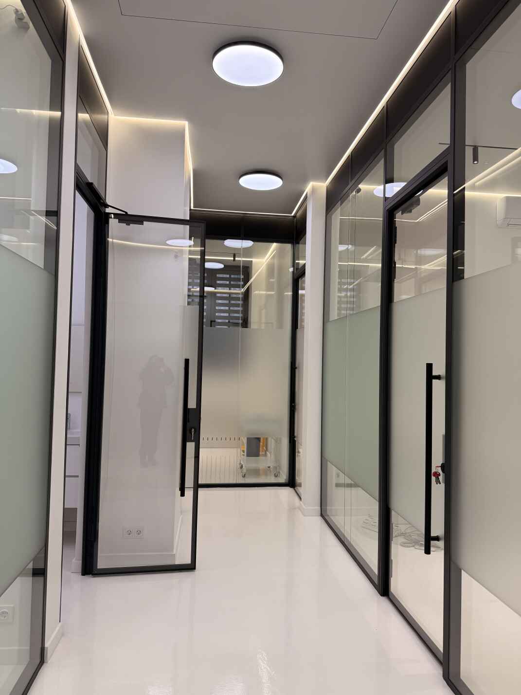 Каркасные перегородки и двери