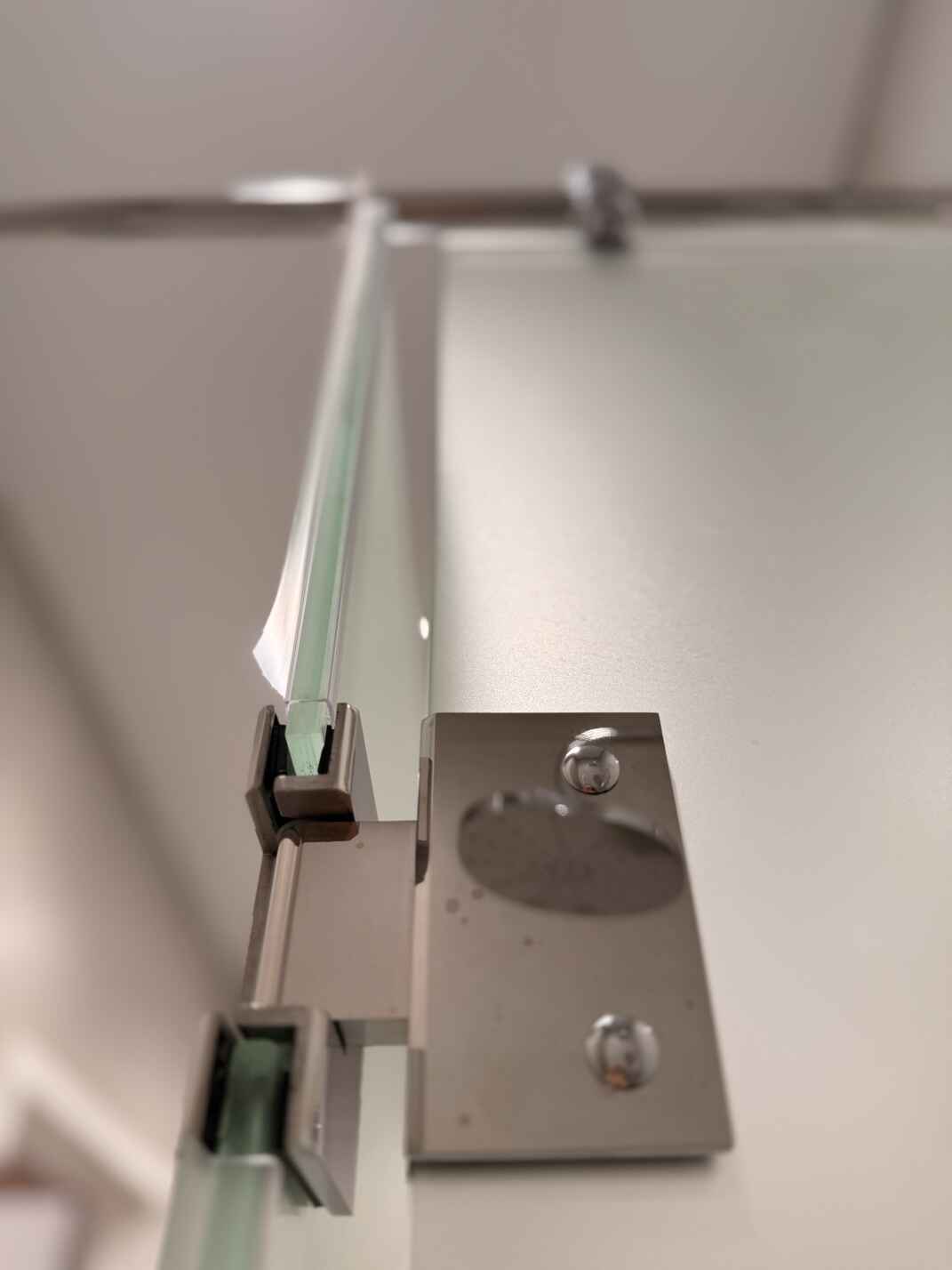 Петли маятниковой двери