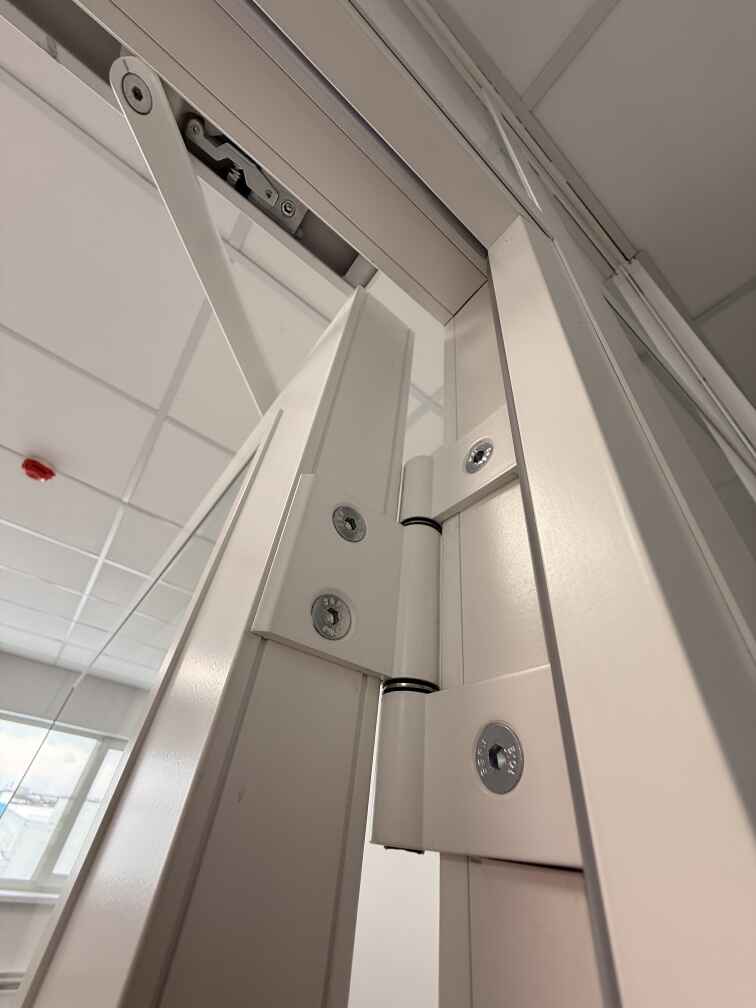 Доводчик дверей