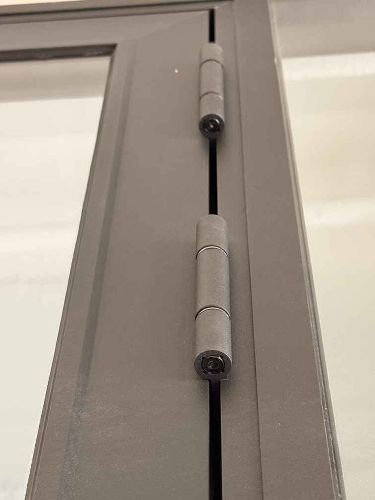 Петли двери