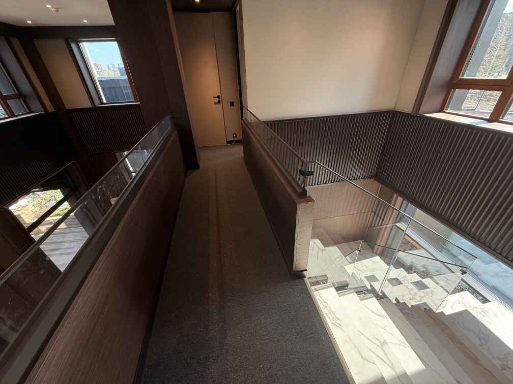 Стеклянное лестничное ограждение