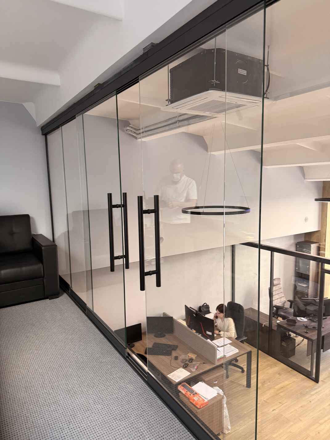 Стеклянная раздвижная система