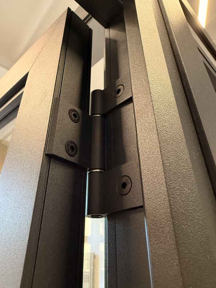 Петли дверей