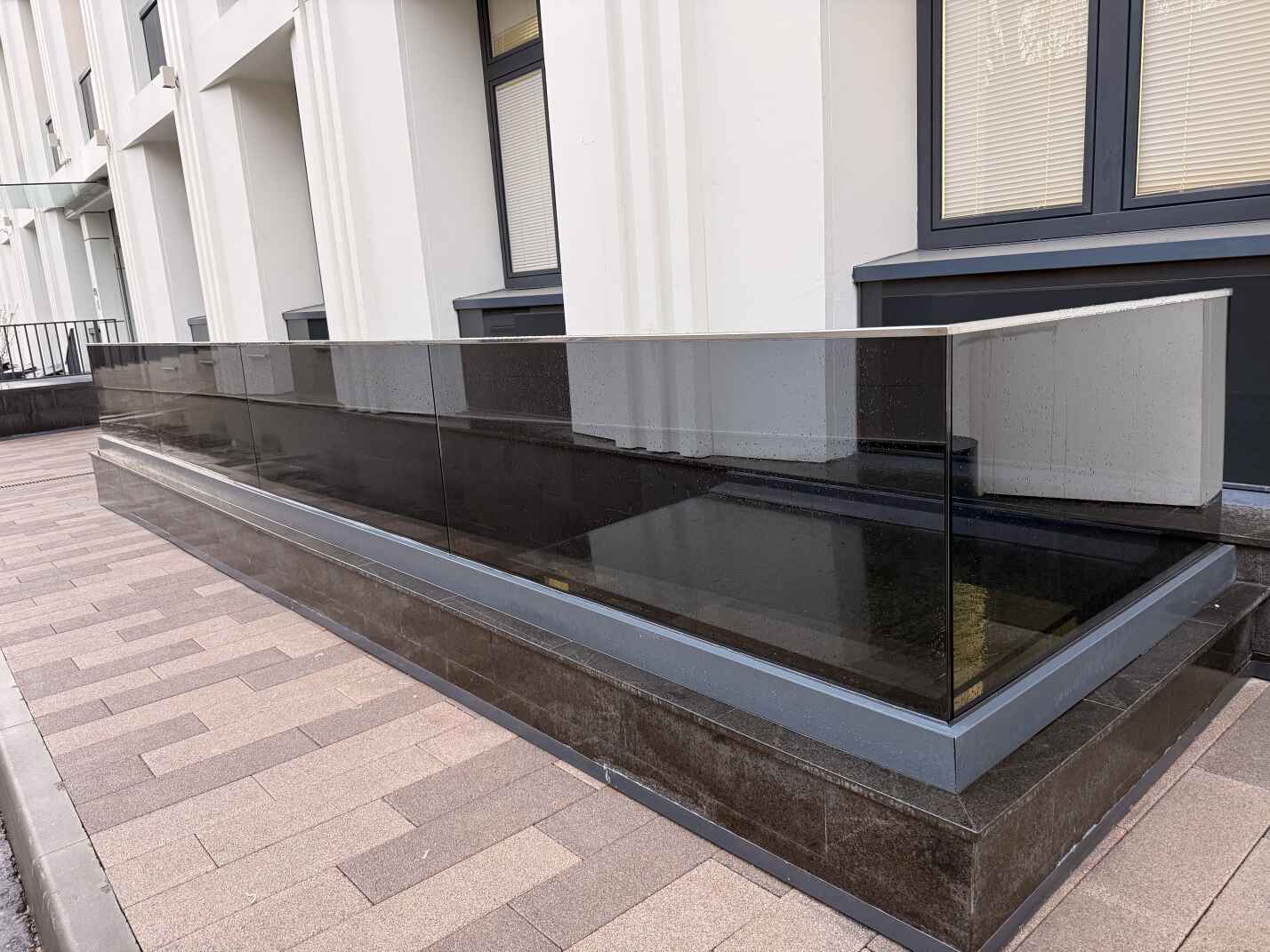 Ограждения из тонированного стекла