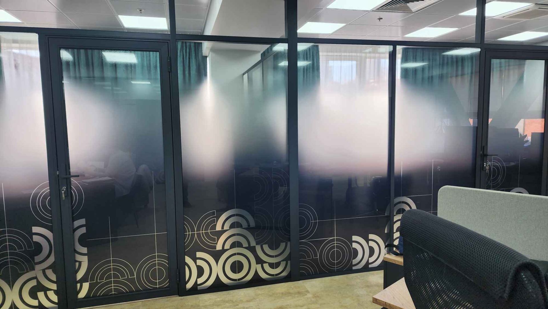 Каркасные перегородки и дверь