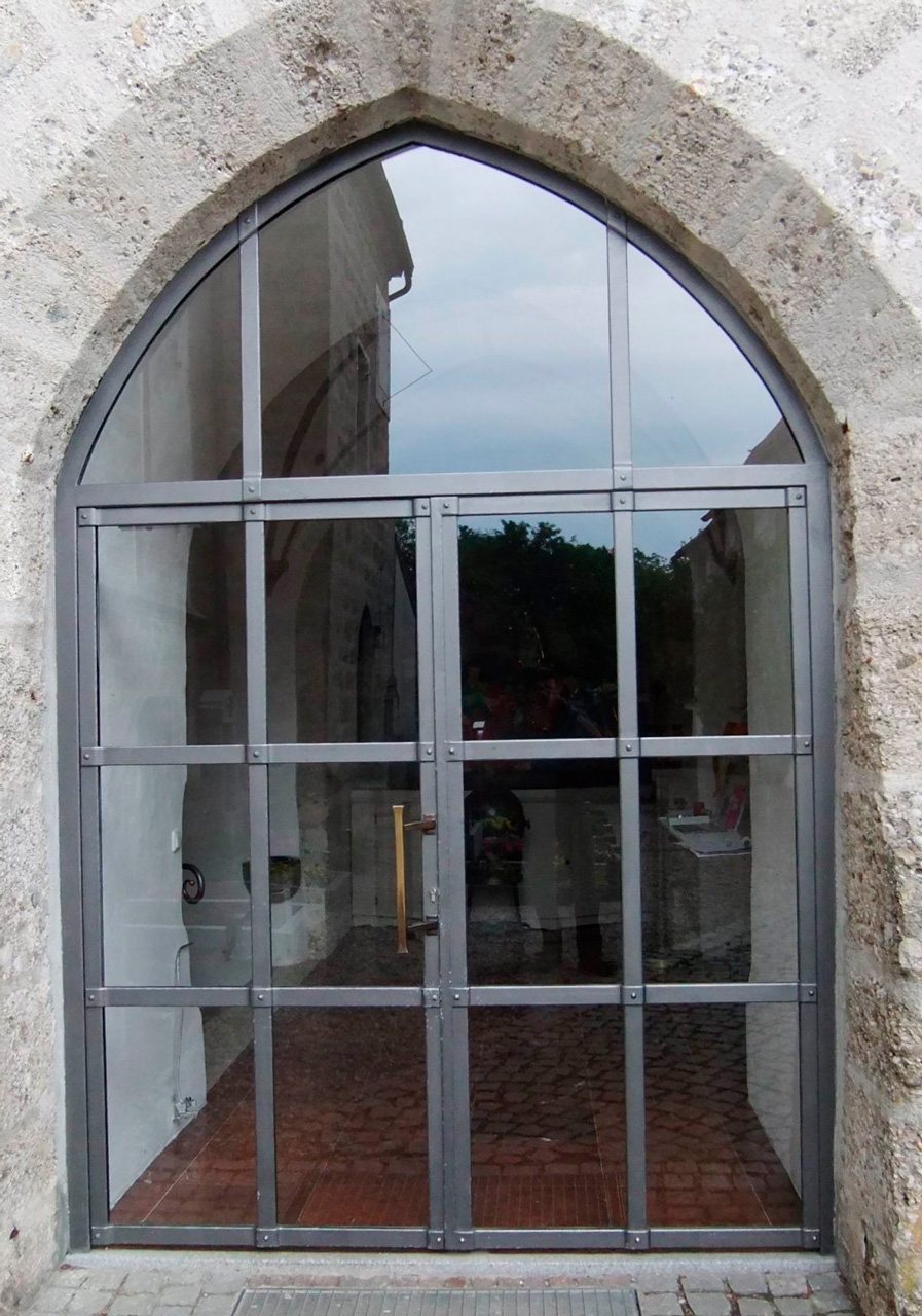  дверь стеклянная аркой
