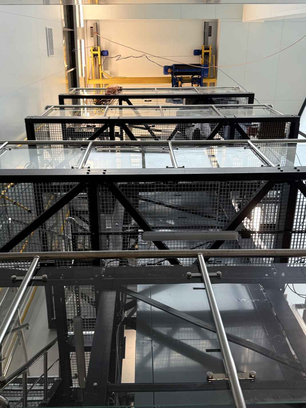 Ограждения из нержавейки и стекла