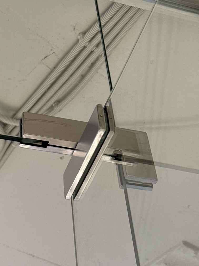 Петли дверей