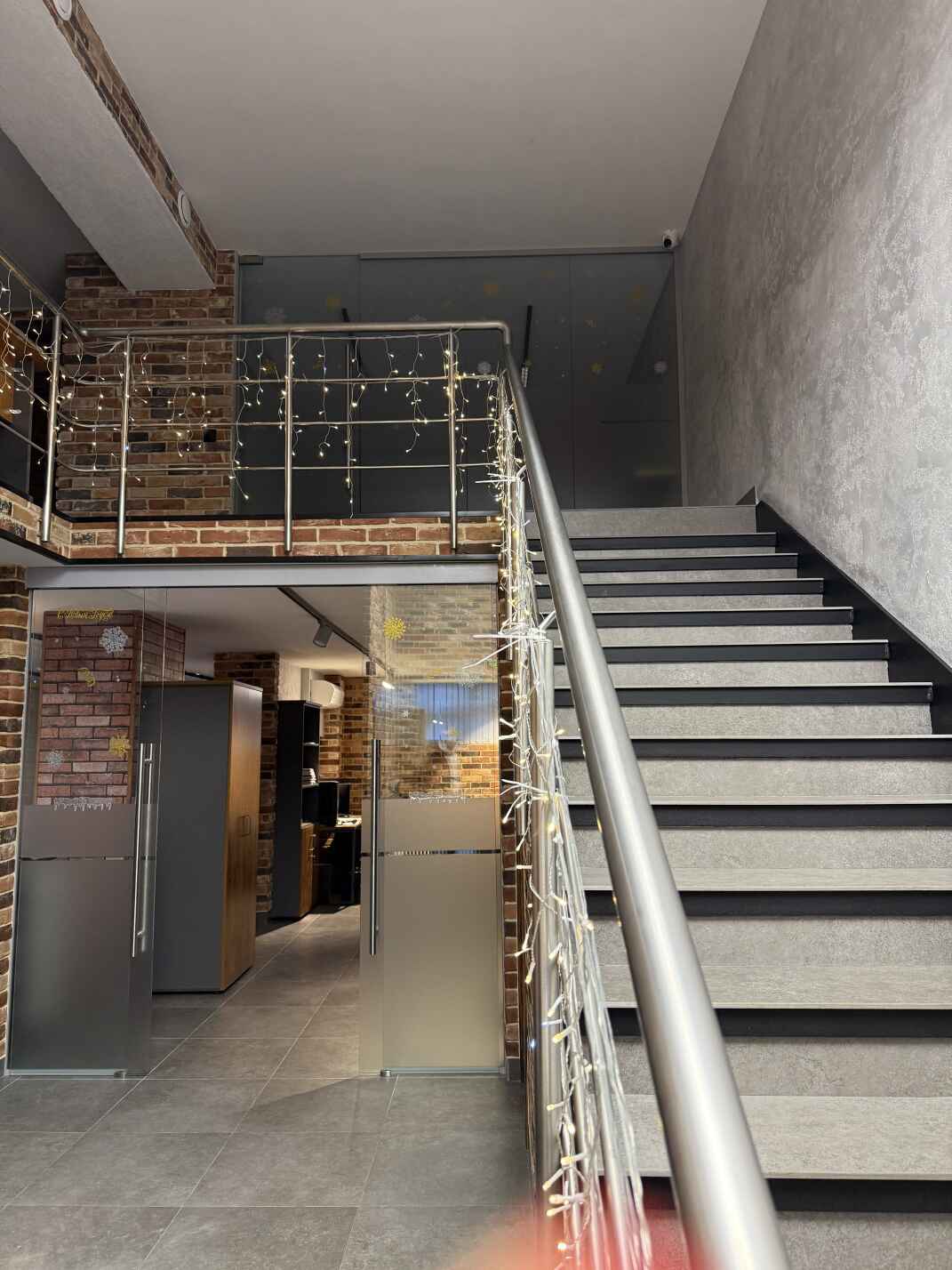 Стеклянные раздвижные двери