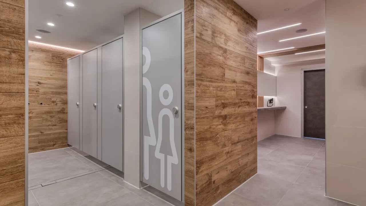 Туалетные кабины и перегородки